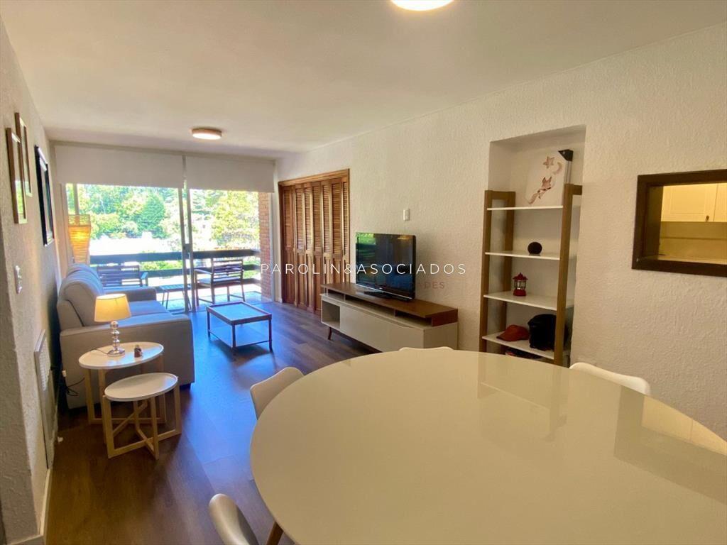 Apartamento reciclado en venta en complejo Punta