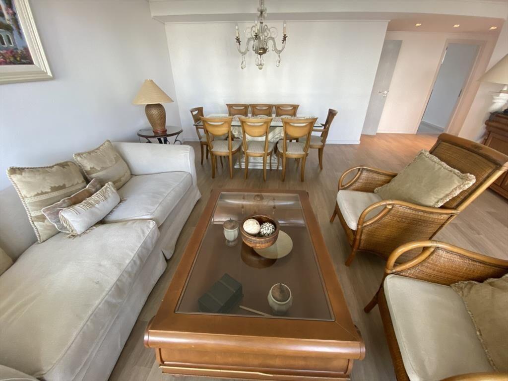 VENTA APARTAMENTO 2 DORMITORIOS EDIFICIO ALEXANDER BOULEVAR