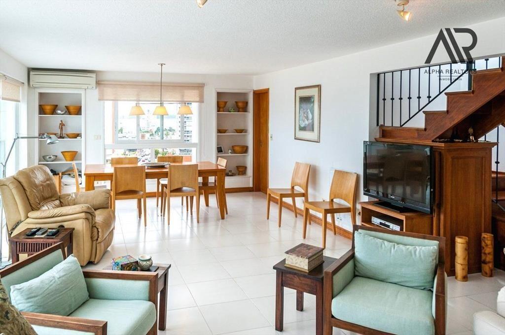 Apartamento en venta c/ cochera en Playa Brava