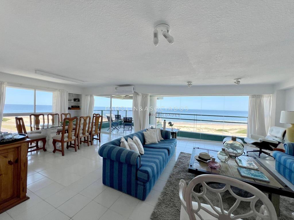 Apartamento en venta de 3 dormitorios + en Punta