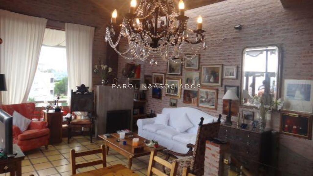 Casa en venta de 4 dormitorios en Manantiales,