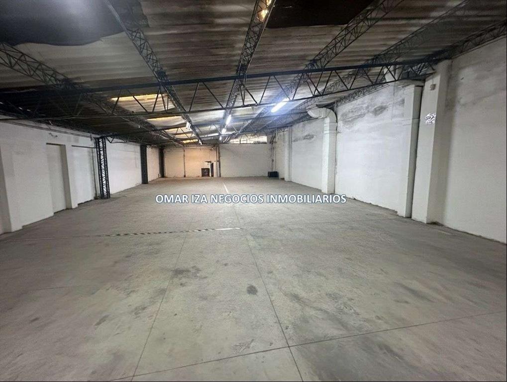 Venta local industrial, comercial o deposito. Galpon en La