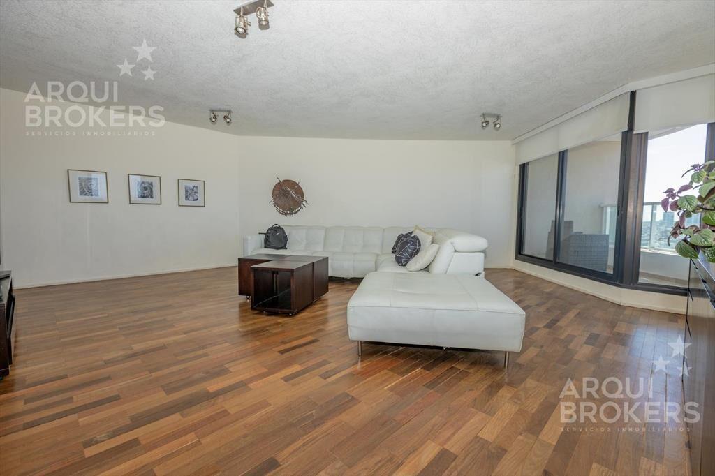 Apartamento de tres dormitorios en alquiler en Pocitos 2 gg