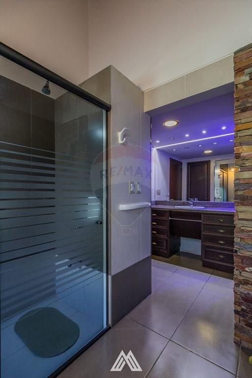 Venta de casa 3 dormitorios con piscina en Pando