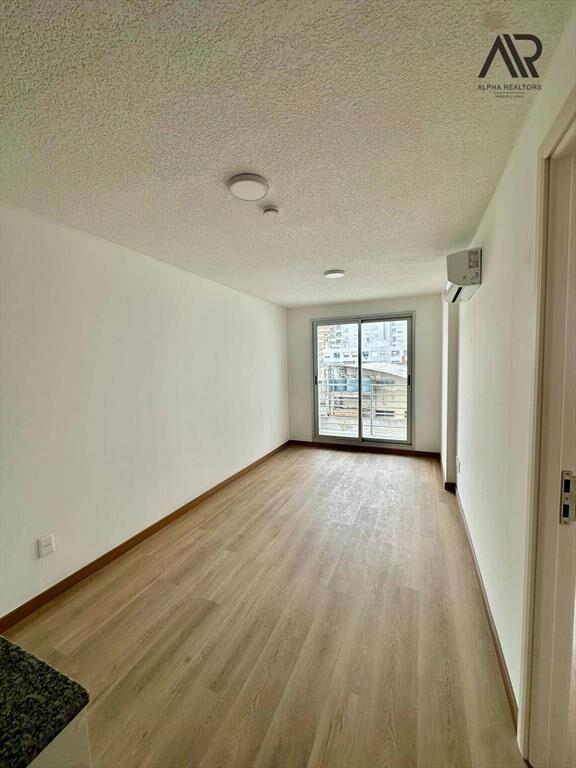 Alquiler Apartamento 1 Dormitorios 1 baño en tres Cruces