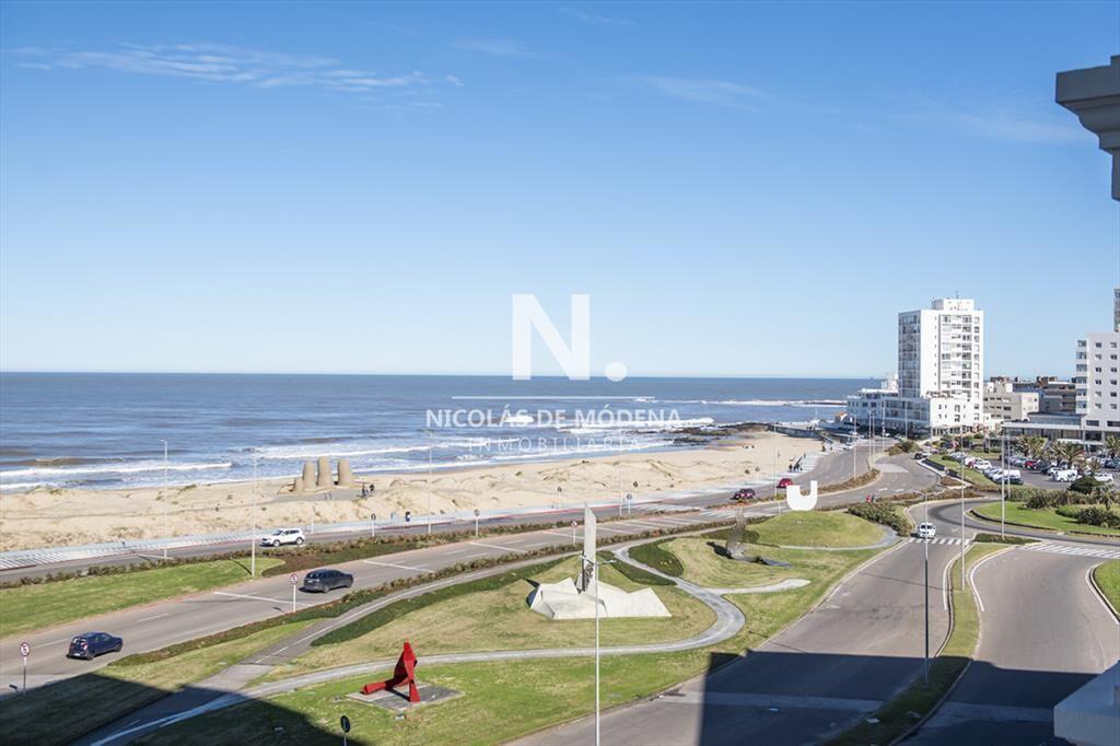 Apartamento en venta en Brava de 3 dormitorios, -