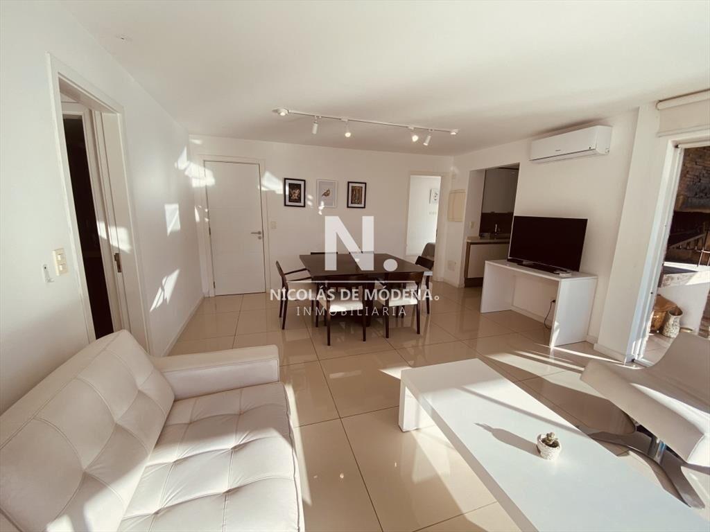 Hermoso apartamento de 2 dormitorios en duplex en