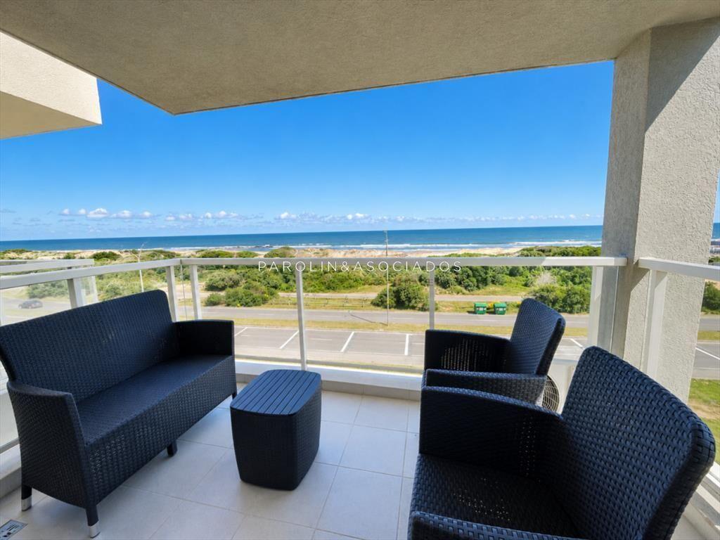 Penthouse de 3 Dormitorios en Primera Línea del