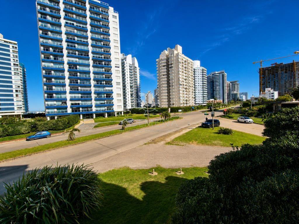 Venta Apartamento 2 Dormitorios a pasos del mar Aidy Grill