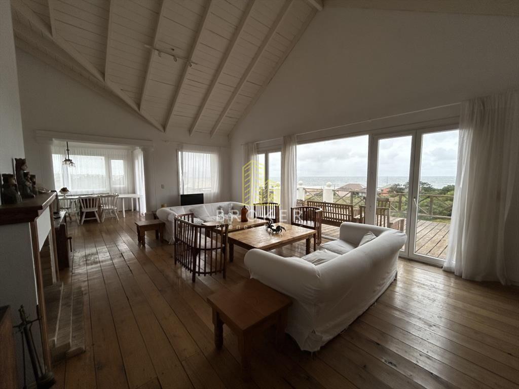 Venta y alquiler de gran casa en Montoya. Punta