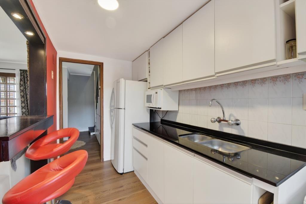 Venta de casa duplex de 3 dorm detrás del Parque Rivera ...