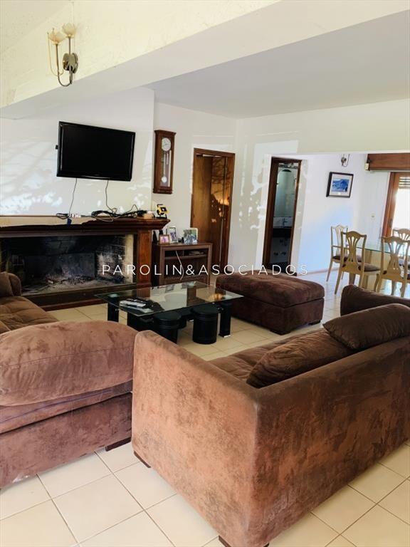 Casa de 4 dormitorios en venta en Pinares, Punta del Este.