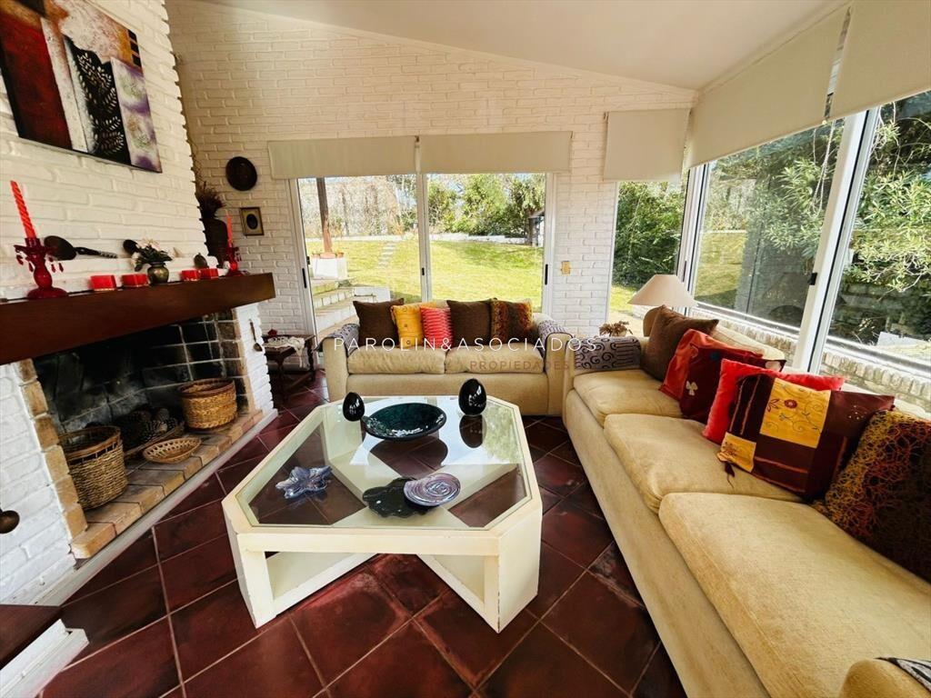 Casa en Venta de 3 Dormitorios en Jardines de Del
