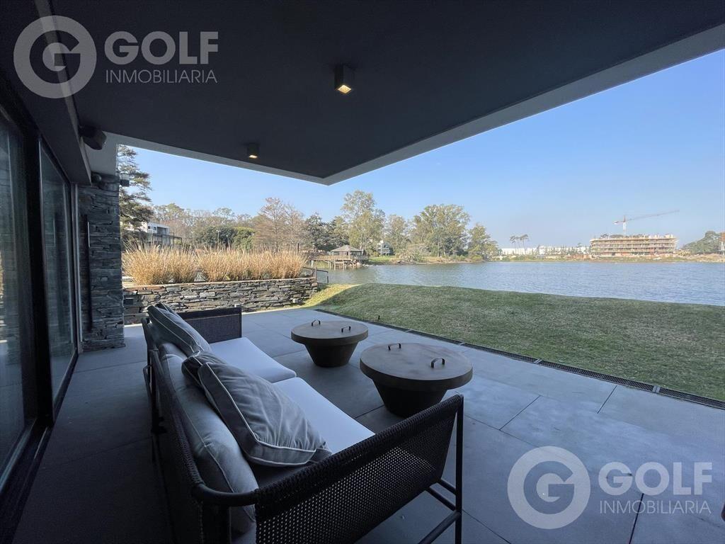 Venta de apartamento 4 Dormitorios en Parque Miramar