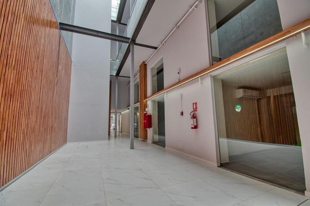 Edificio en venta, 12 apartamentos + local comercial, 1449