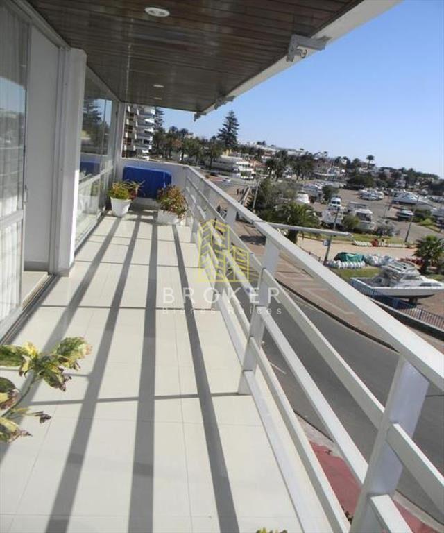 Apartamento en venta, puerto Punta del Este.