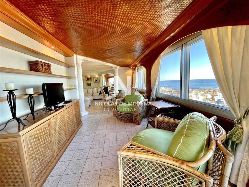 En venta departamento en Peninsula Punta del Este