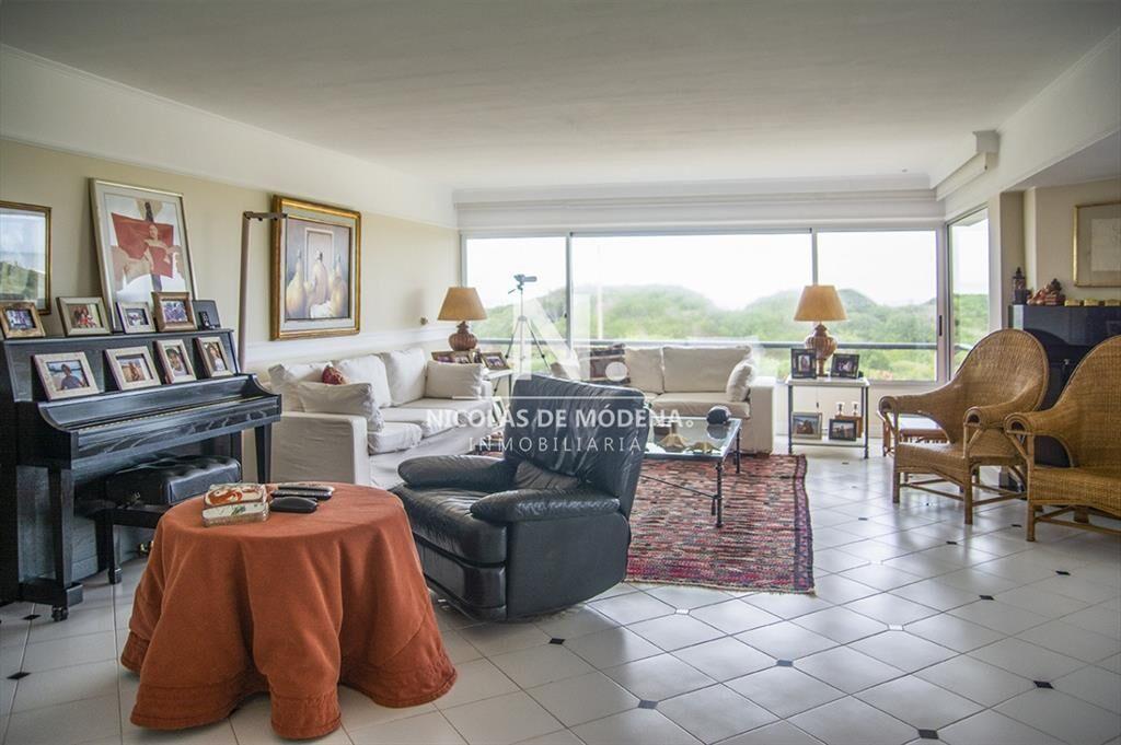 Apartamento de 4 dormitorios en Brava - Punta del