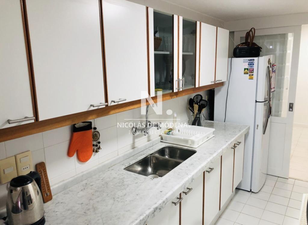 Apartamento de 2 dormitorios y dependencia en de