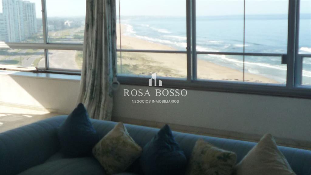 Apartamento en Brava, 3 dormitorios *