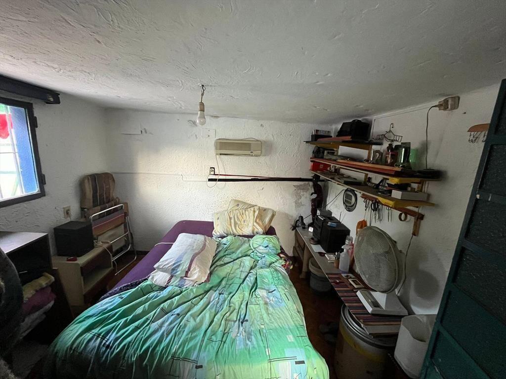 Gran casa de 10 ambientes, 4 baños, gran frente y fondo, es