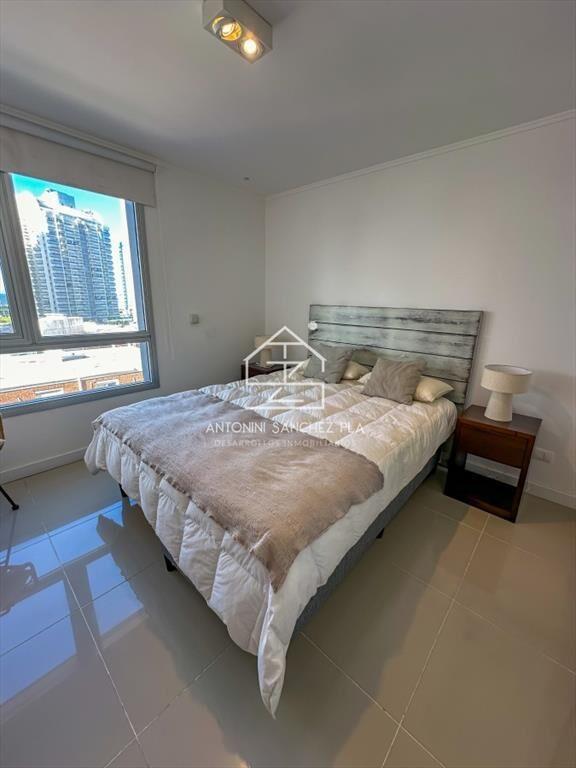 Departamento en venta en exclusiva torre en Punta del Este