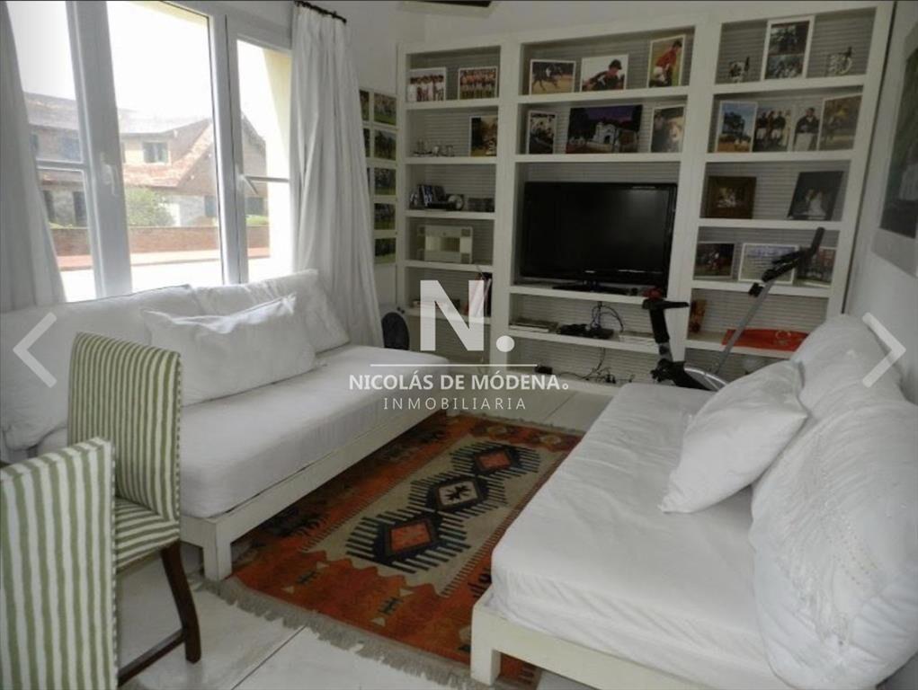 En venta casa en Peninsula, Punta del Este de 4