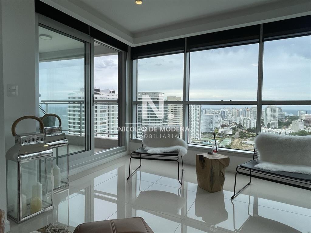 Vende apartamento de 2 dormitorios con vista al