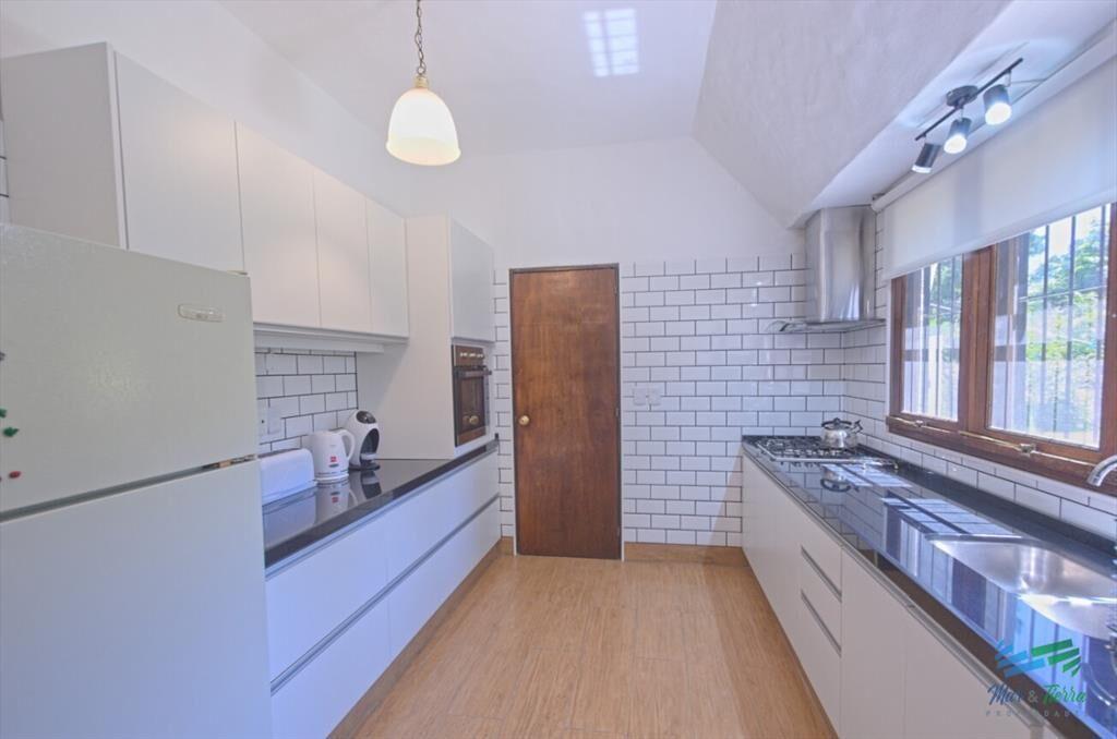 Casa de 4 dormitorios con piscina climatizada en alquiler