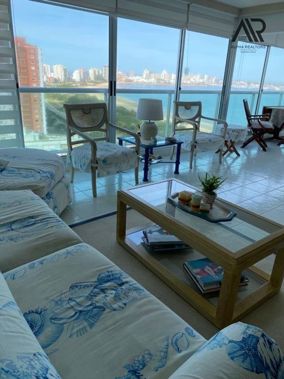 Apartamento en venta c/ cochera en Playa Mansa