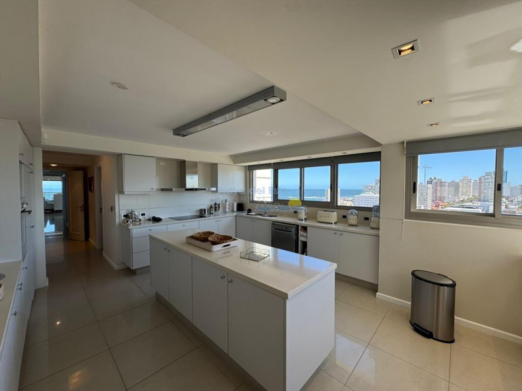 Apartamento en venta de 4 dormitorios en Torre ,