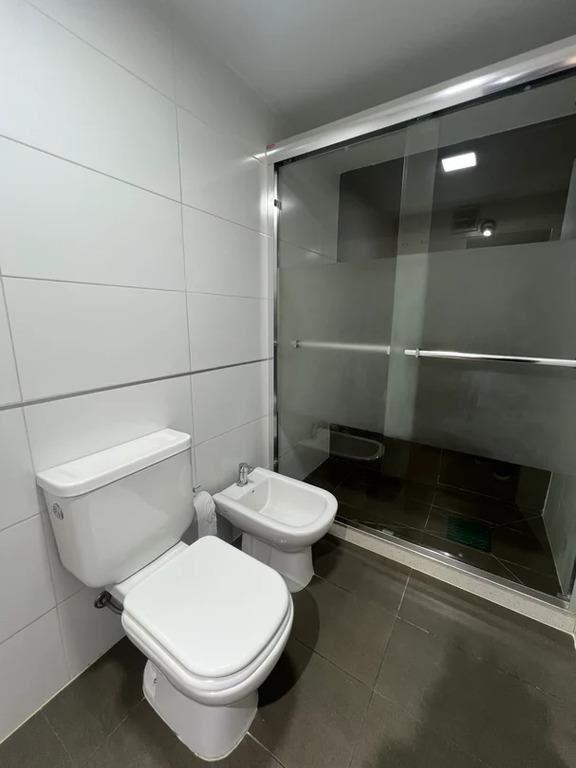 Venta Apartamento de 2 dormitorios y Garaje Al Frente en La