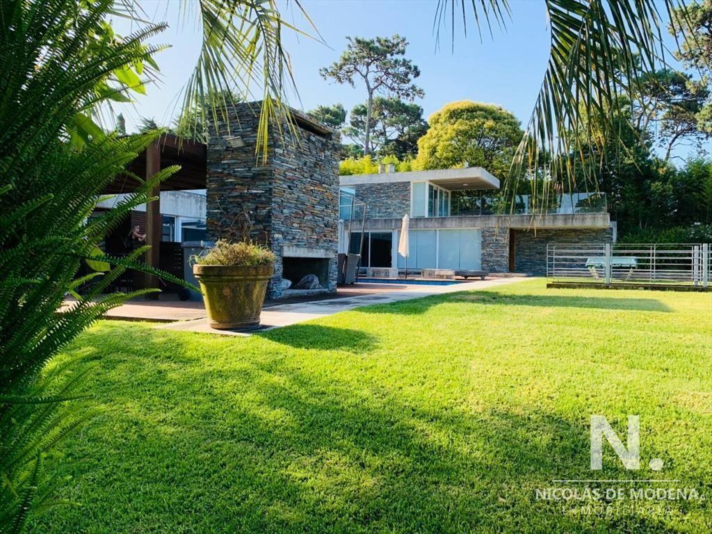 Importante residencia en Venta, Playa Mansa, Punta del Este