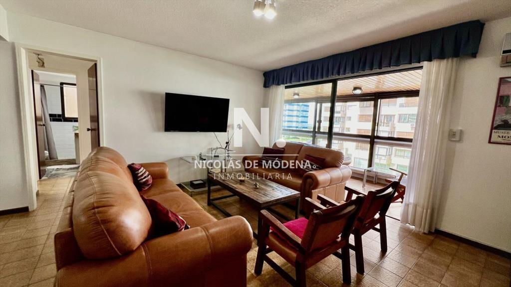 En venta apartamento en Brava de 2 dormitorios.