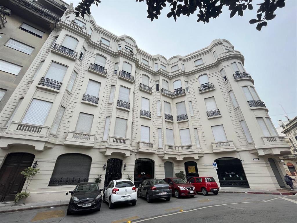 Circunvalación Durango, Frente plaza Zabala, 85 m2 , 3 dorm
