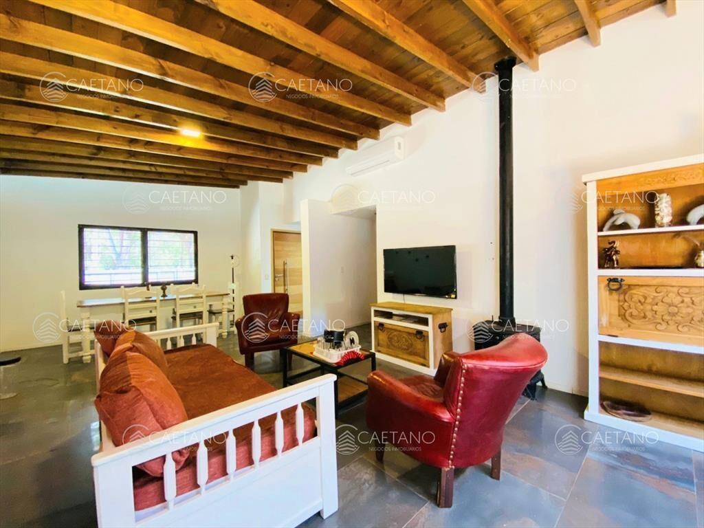 Moderna casa en venta a estrenar a pocas cuadras de la Play