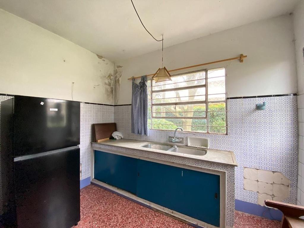 Se venden 2 casas 1 y 3 dormitorios Colón p, único