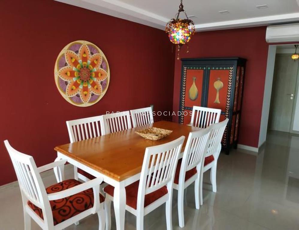 Apartamento en venta con vista a playa Brava, del