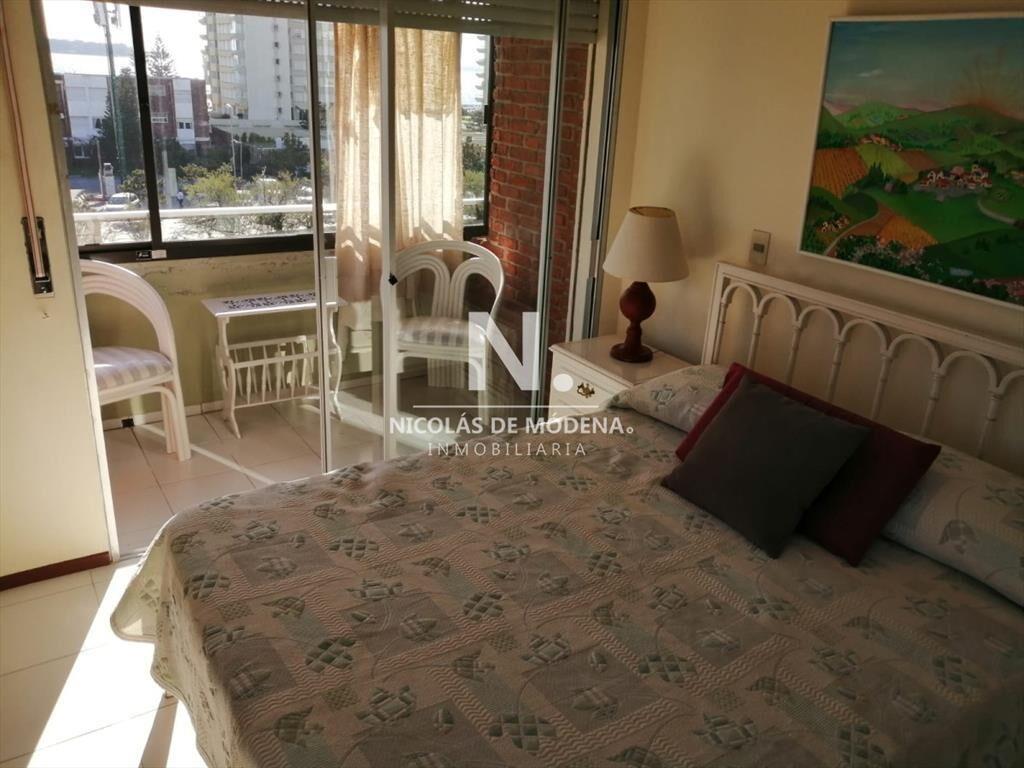Espectacular departamento en primera línea, del