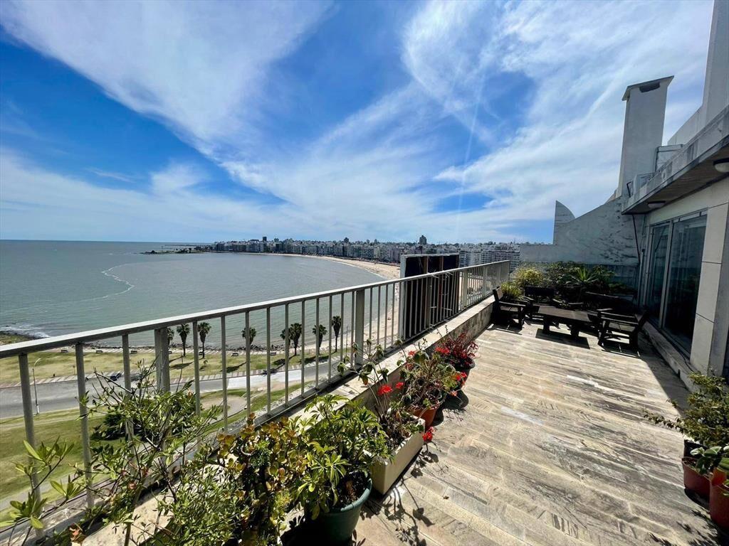 Venta de Penthouse con 3 dormitorios y doble garaje en Rambl
