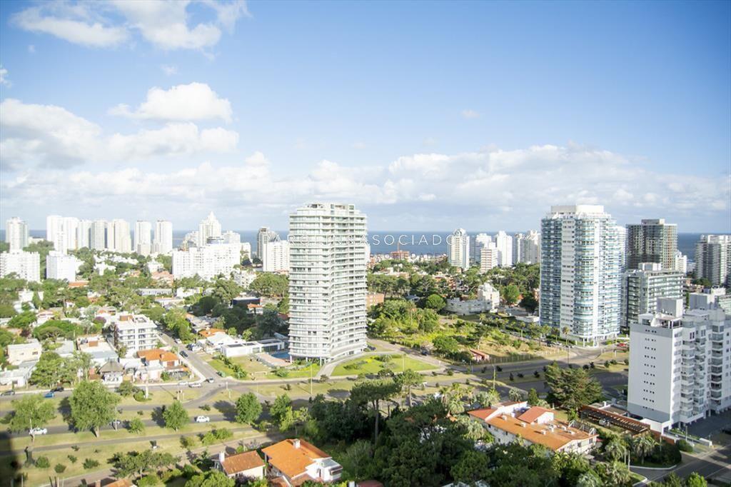 Vende apto de 2 dormitorios en Miami Boulevard !