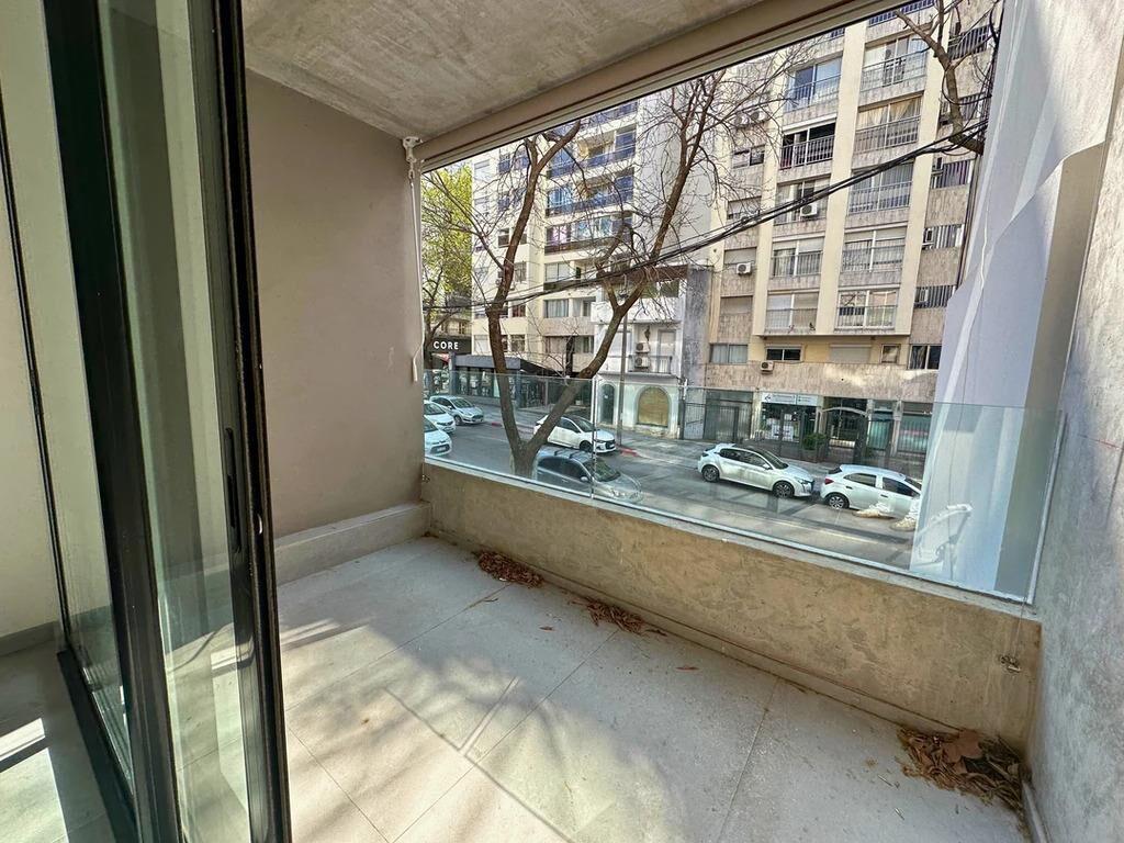 Venta de 1 dormitorio y garaje en Casa Berro, Pocitos