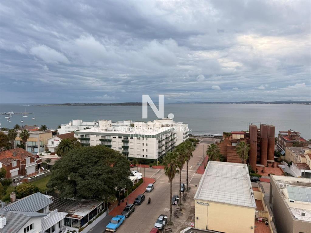 Apartamento en peninsula con vistas hacia la del