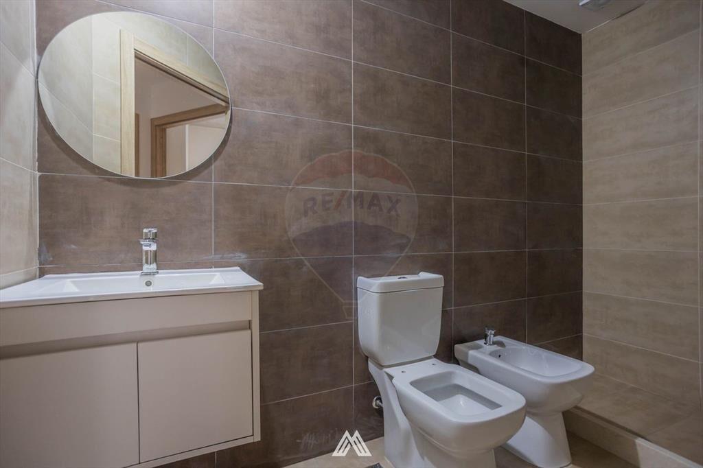 VENTA APTO 3 DORM 2 BAÑOS PATIO CORDÓN RENTA 6,3%