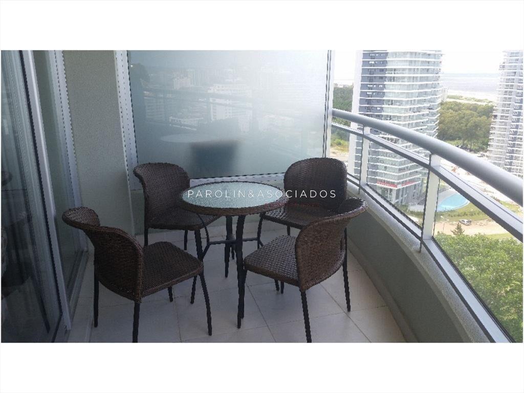 Apartamento en venta en Torre Ocean Drive, Punta