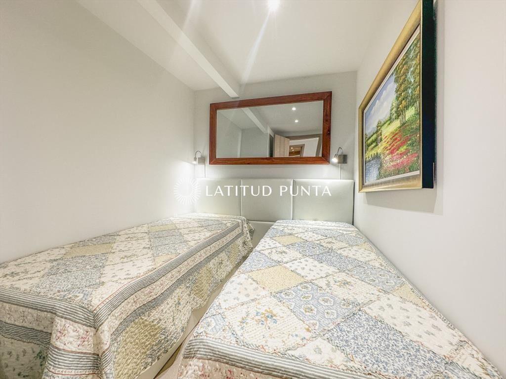 Apartamento en Brava, 1 dormitorio y medio