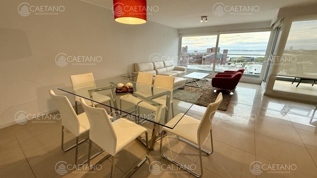 Apartamento 3 dormitorios, Playa Mansa punta del
