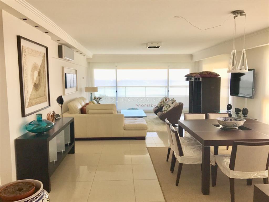 Apartamento en venta de 3 dormitorios en Torre
