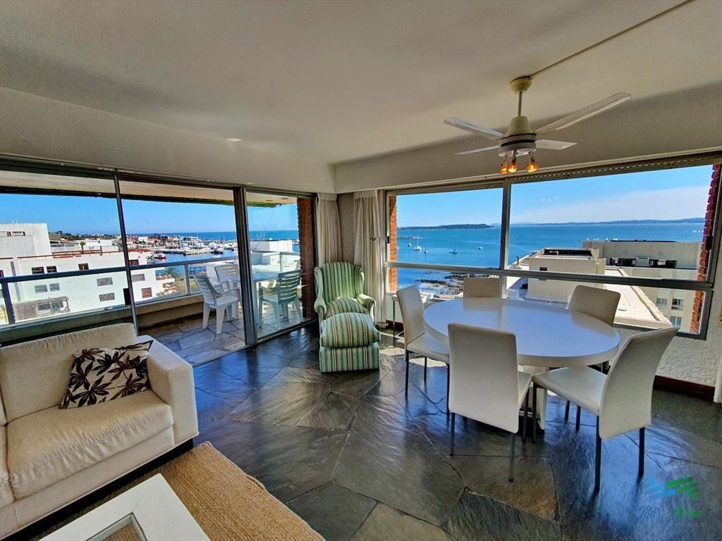 Apartamento amplio, luminoso con excelentes al ,