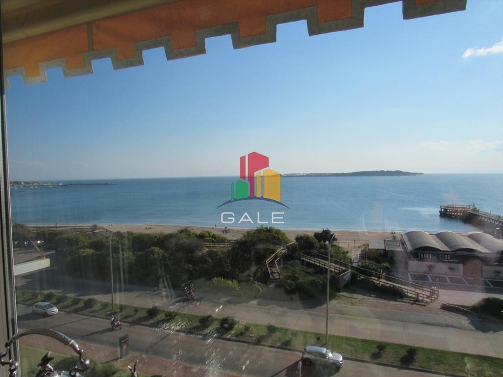 Primera línea al mar